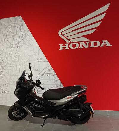 Aprilia SR GT 125 (2022 - 24) usata