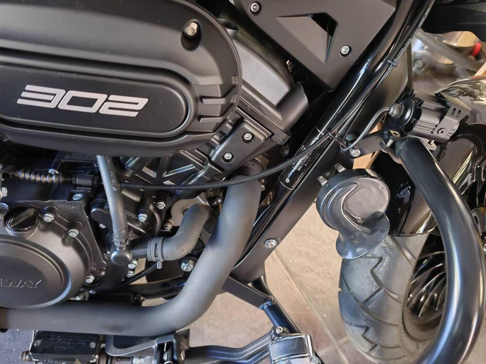 Keeway Motor V302 C (2022 - 26) (7)