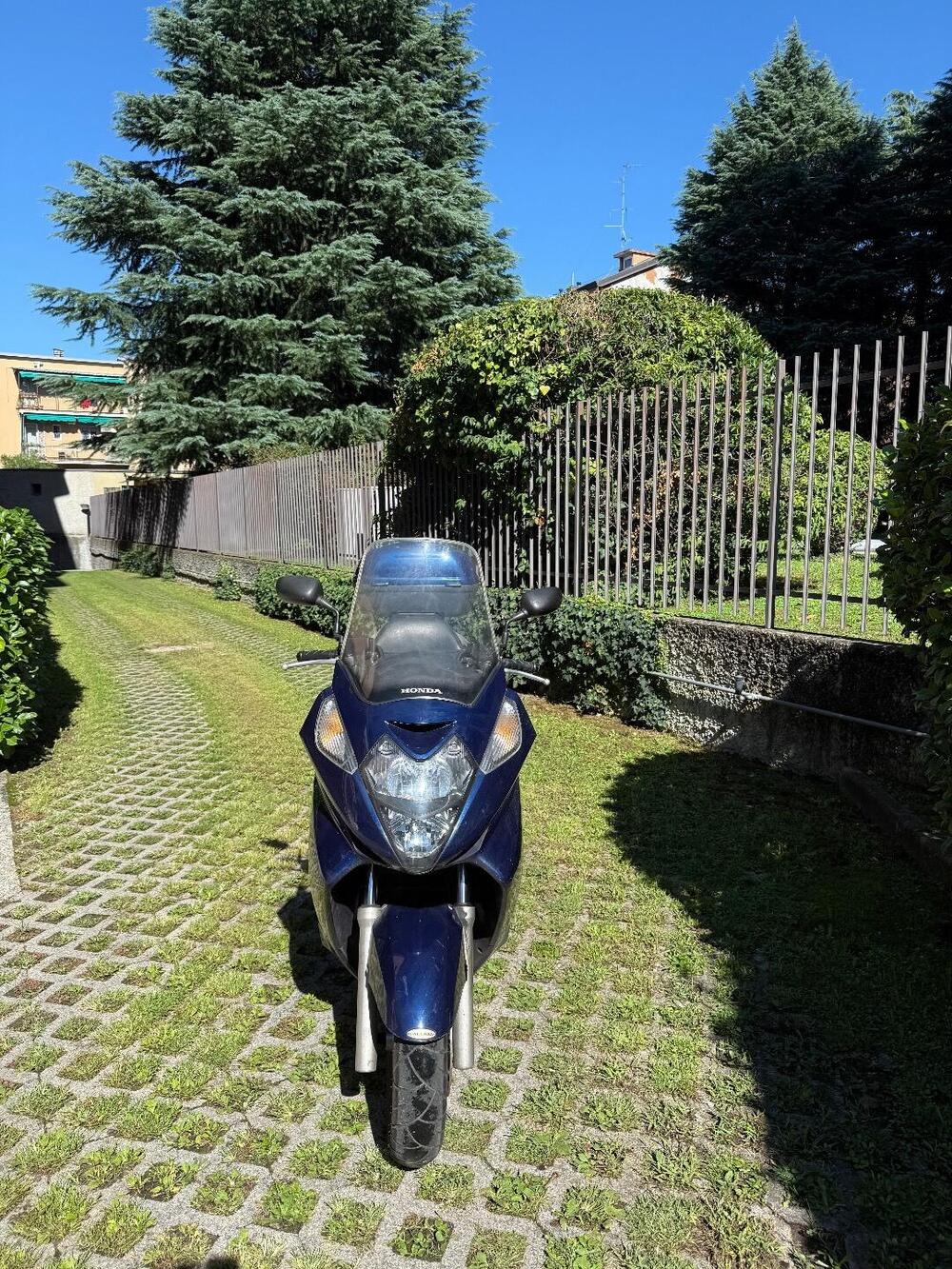 Honda Silver Wing 600 (2001 - 05) (2)