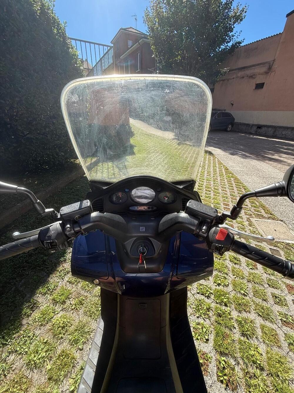 Honda Silver Wing 600 (2001 - 05) (7)