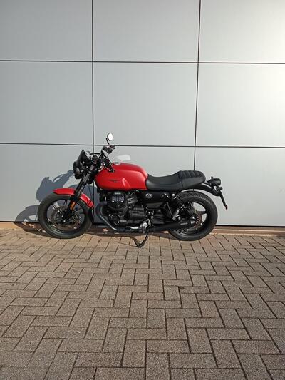 Moto Guzzi V7 Stone (2021 - 24) usata