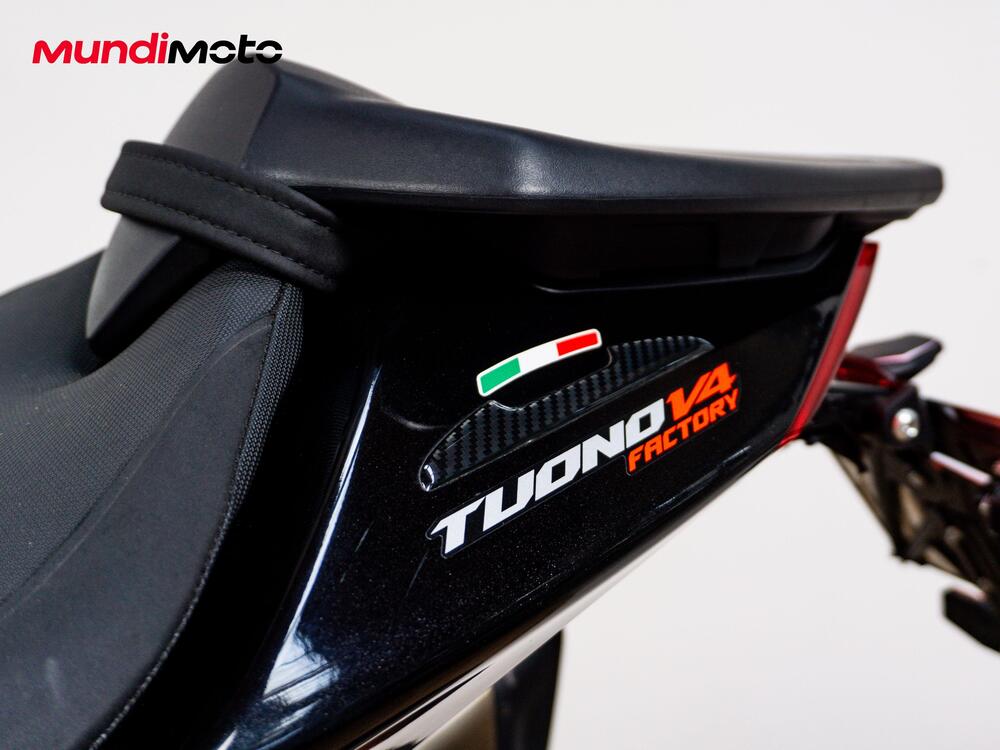 Aprilia Tuono V4 Factory (2025) (15)