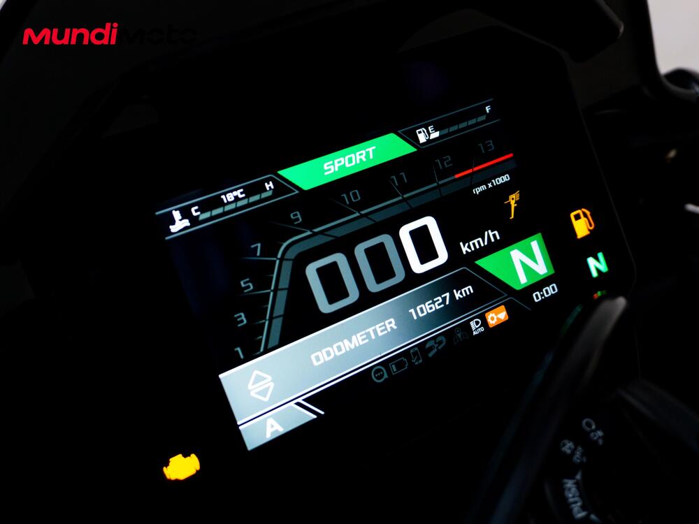 Aprilia Tuono V4 Factory (2025) (12)