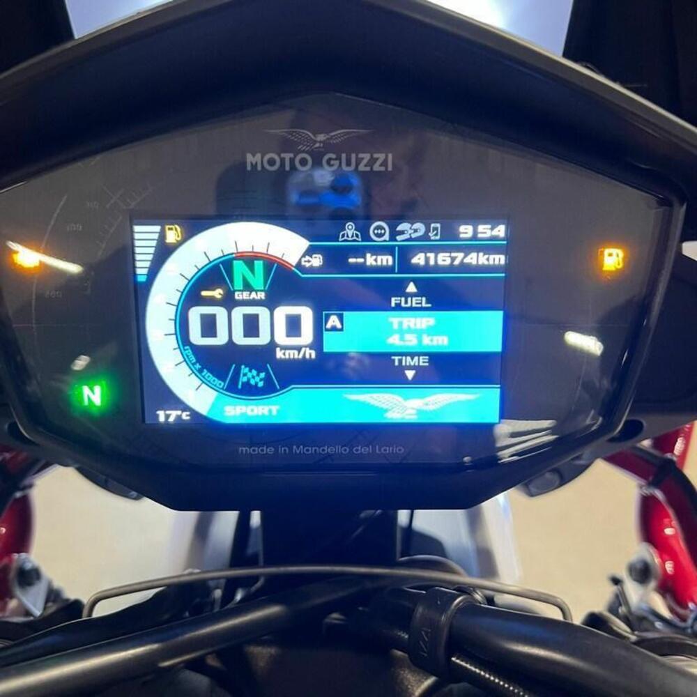 Moto Guzzi V85 TT (2021 - 23) (5)