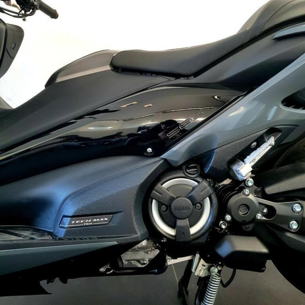 Yamaha T-Max 560 Tech Max (2020) (13)