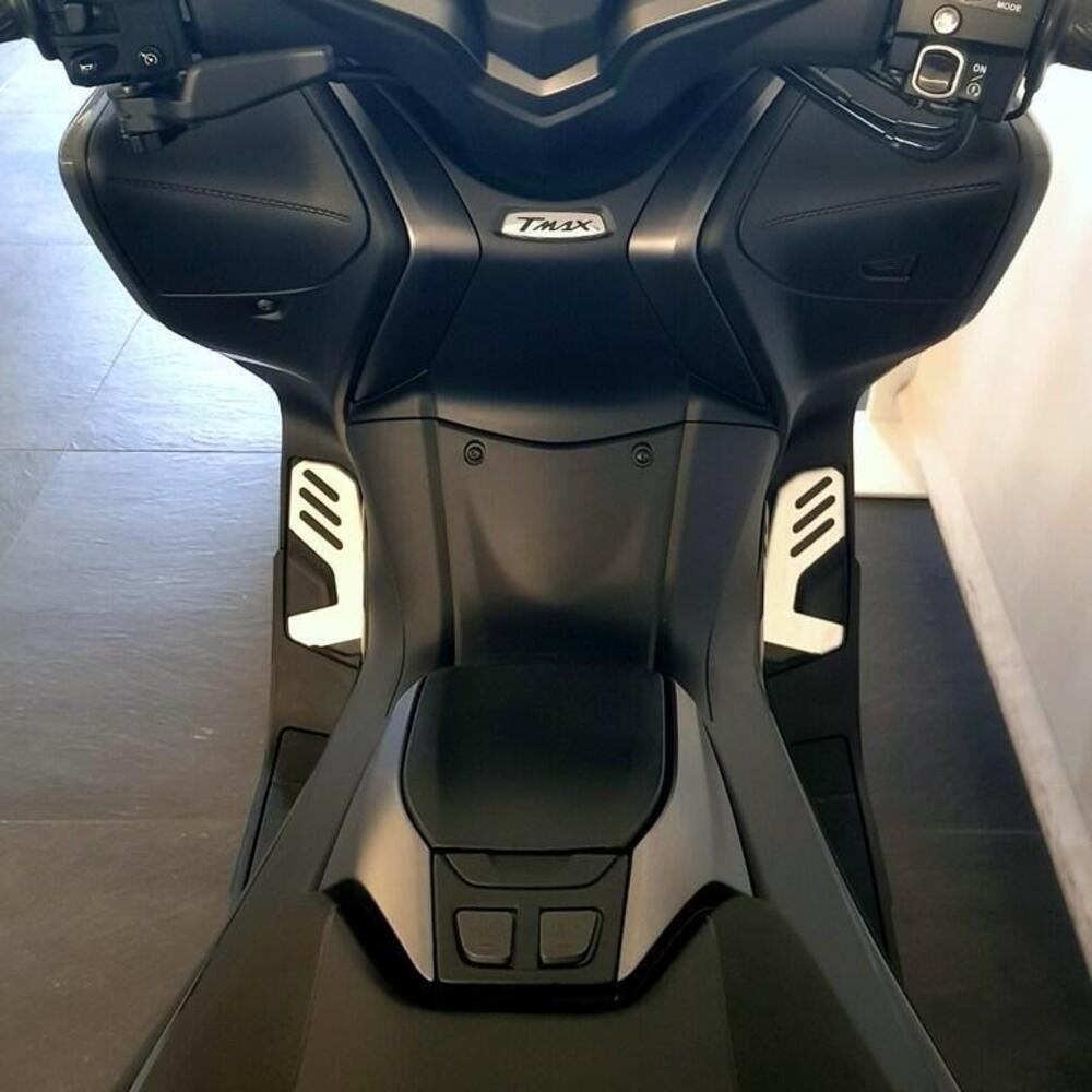 Yamaha T-Max 560 Tech Max (2020) (6)