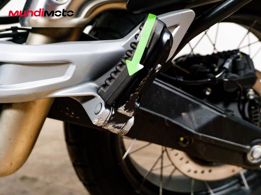 Moto Guzzi V85 TT (2024 - 26) (15)