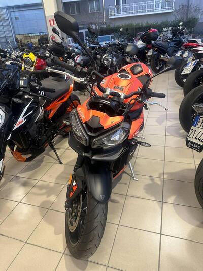 Triumph Street Triple 765 R (2023 - 25) usata