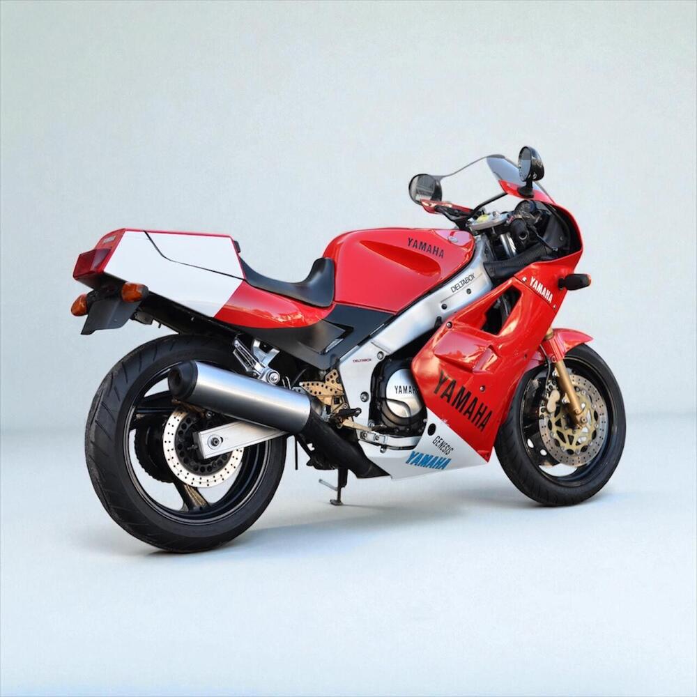 Yamaha FZR 1000 (3)