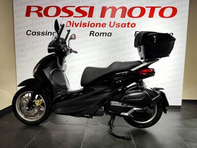 Piaggio Beverly 400 (2025) usata