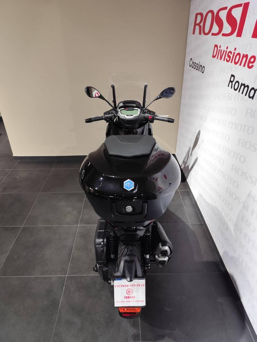 Piaggio Beverly 400 (2025 - 26) (4)