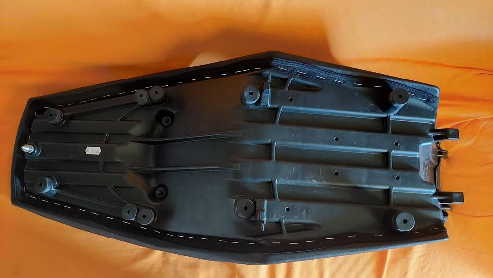 Sella originale Moto Guzzi V85TT (2)