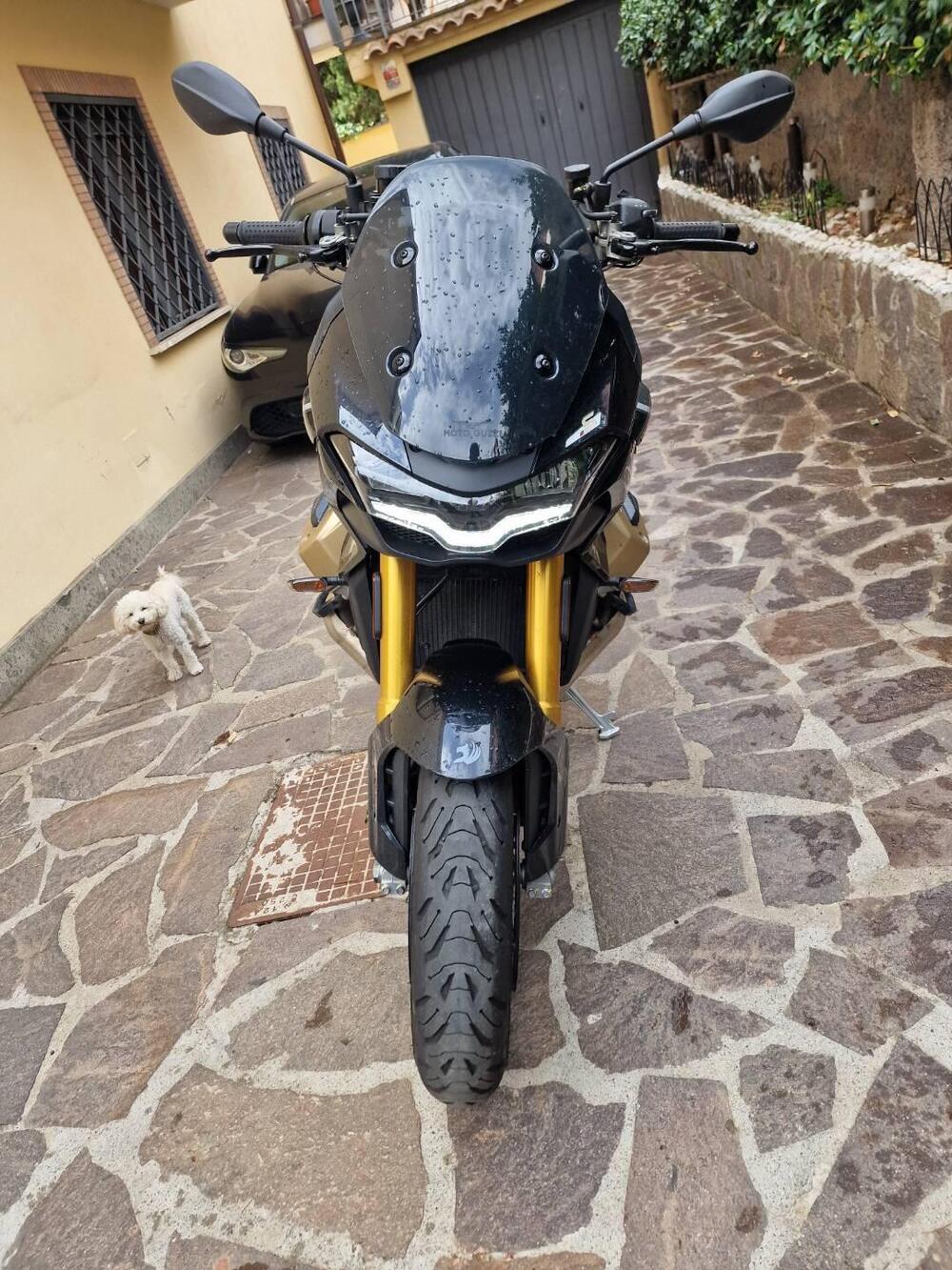 Moto Guzzi V100 Mandello S (2022 - 24) (2)