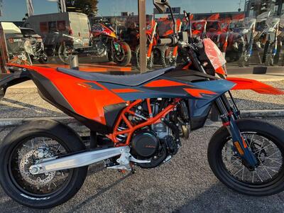 KTM 690 SMC R (2026) nuova