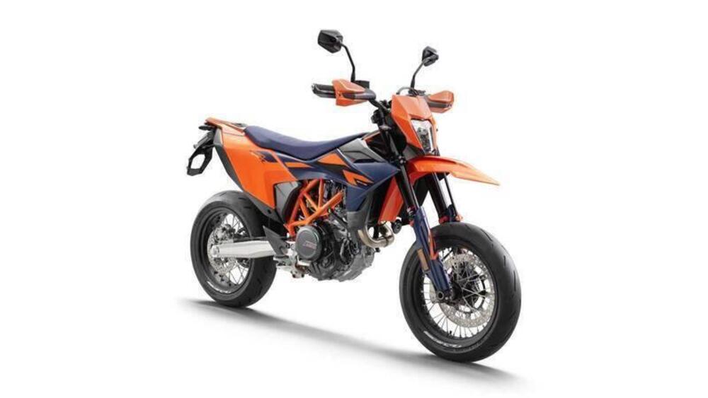 KTM 690 SMC R (2026) (3)