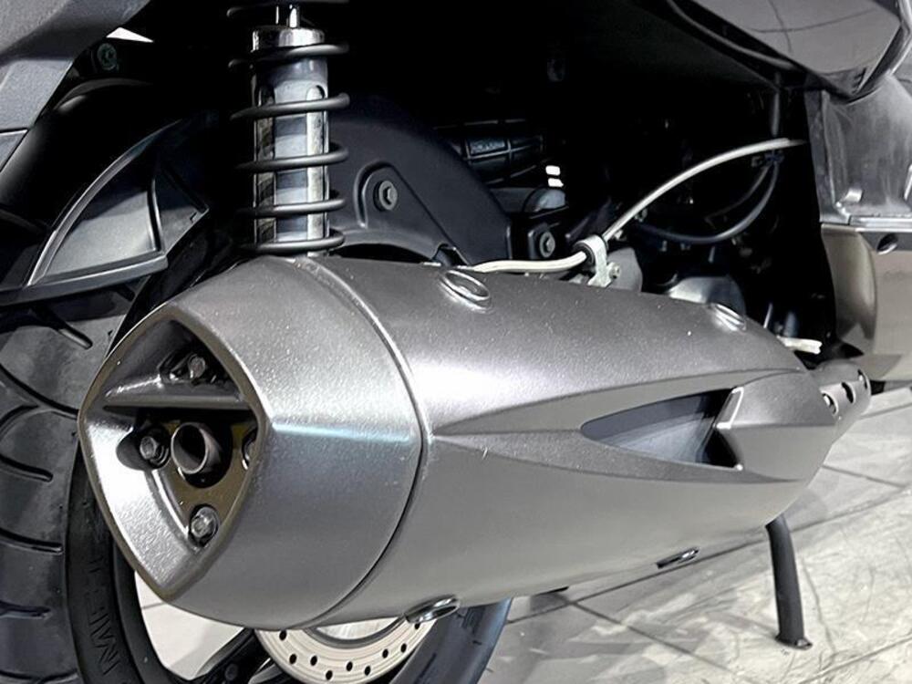 Kymco Downtown 300i (2009 - 17) (3)