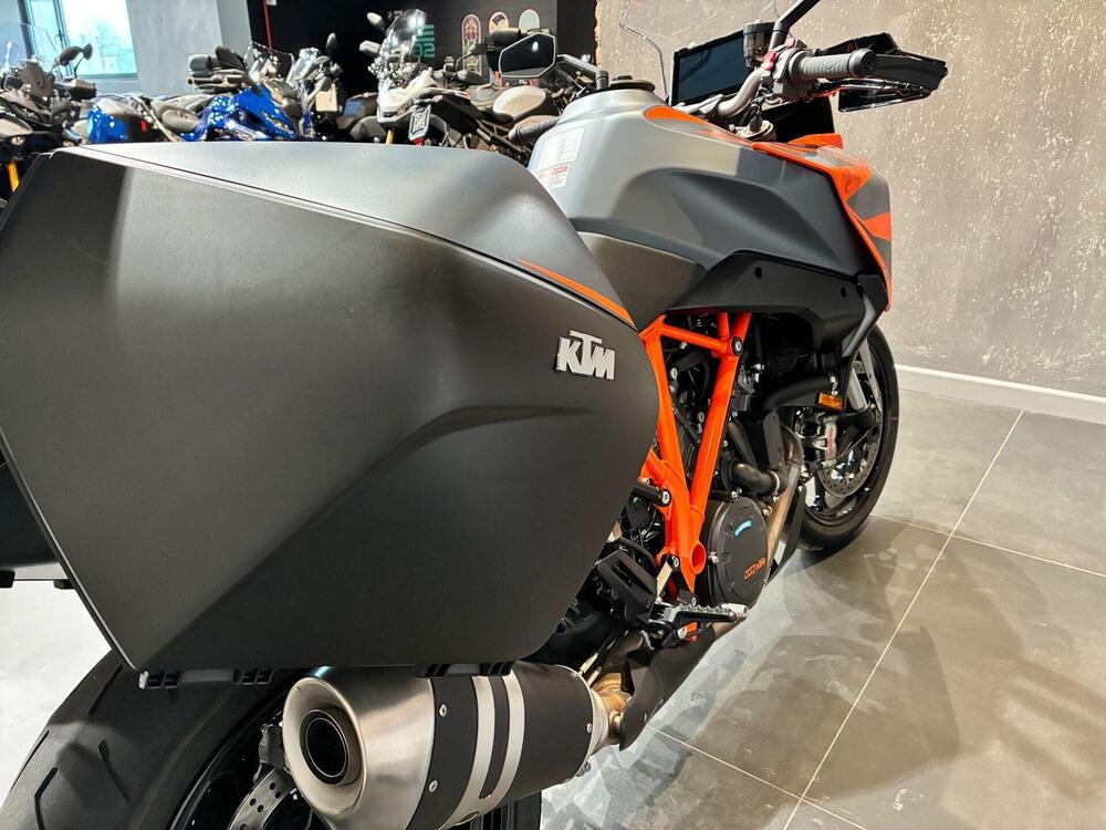 KTM 1290 Super Duke GT (2022 - 25) (6)