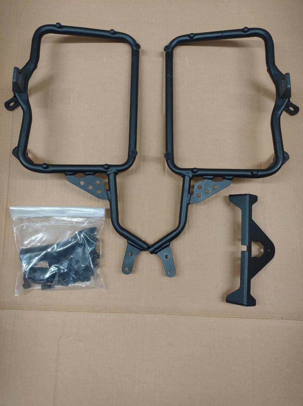 Telaietti Attacchi Valigie Ducati Scrambler 800 Givi (2)