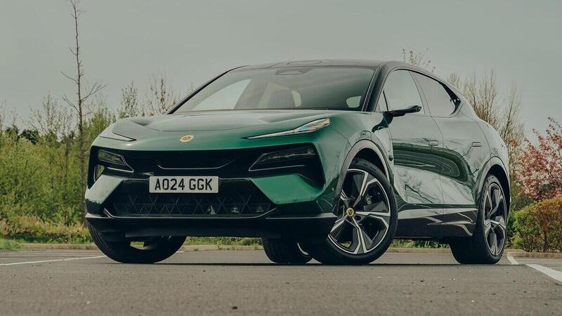 In casa Lotus i piani cambiano: arrivano tre SUV ibridi da 900 CV, per prepararsi alla rivoluzione Hyper Hybrid