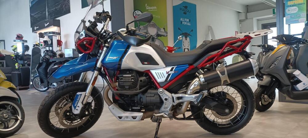 Moto Guzzi V85 TT (2021 - 23) (2)