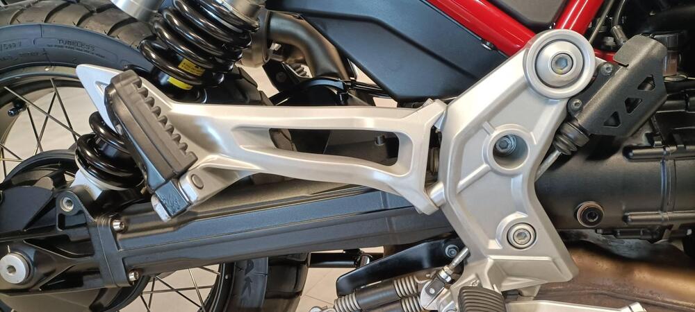 Moto Guzzi V85 TT (2021 - 23) (10)