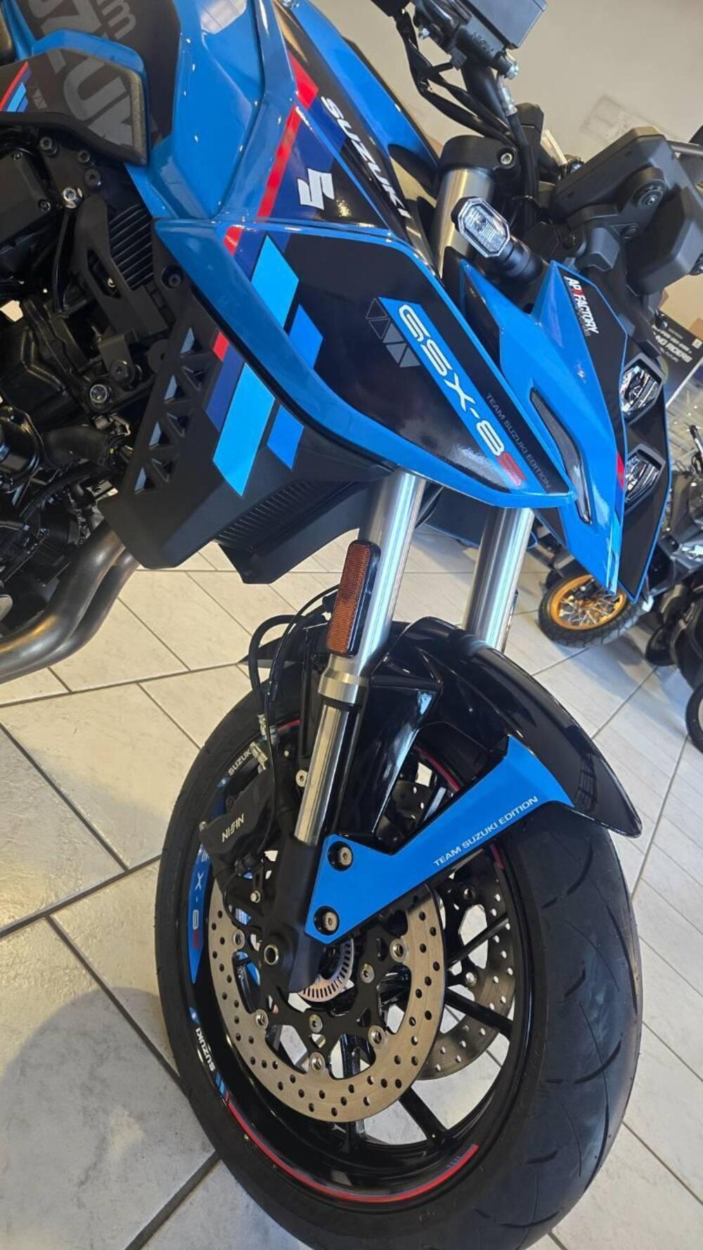 Suzuki GSX-8S Team Suzuki Edition (2024) (5)