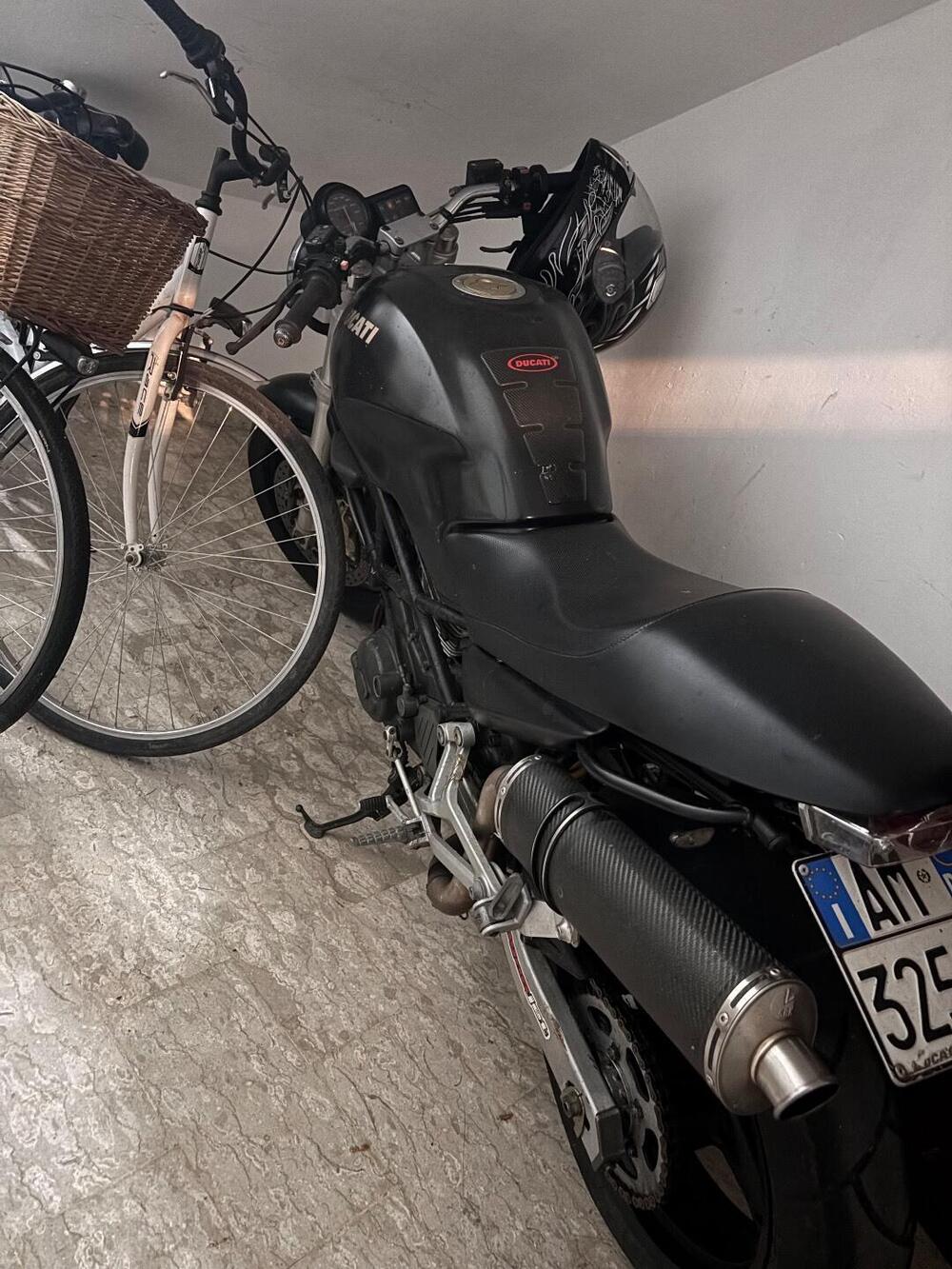 Ducati Monster 600 Dark (1998 - 01) (8)