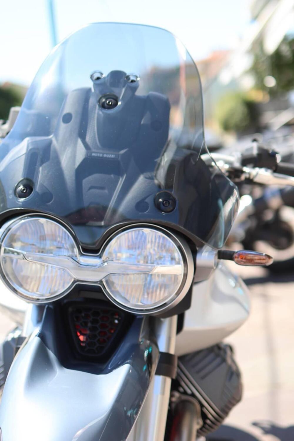 Moto Guzzi V85 TT (2024 - 26) (4)