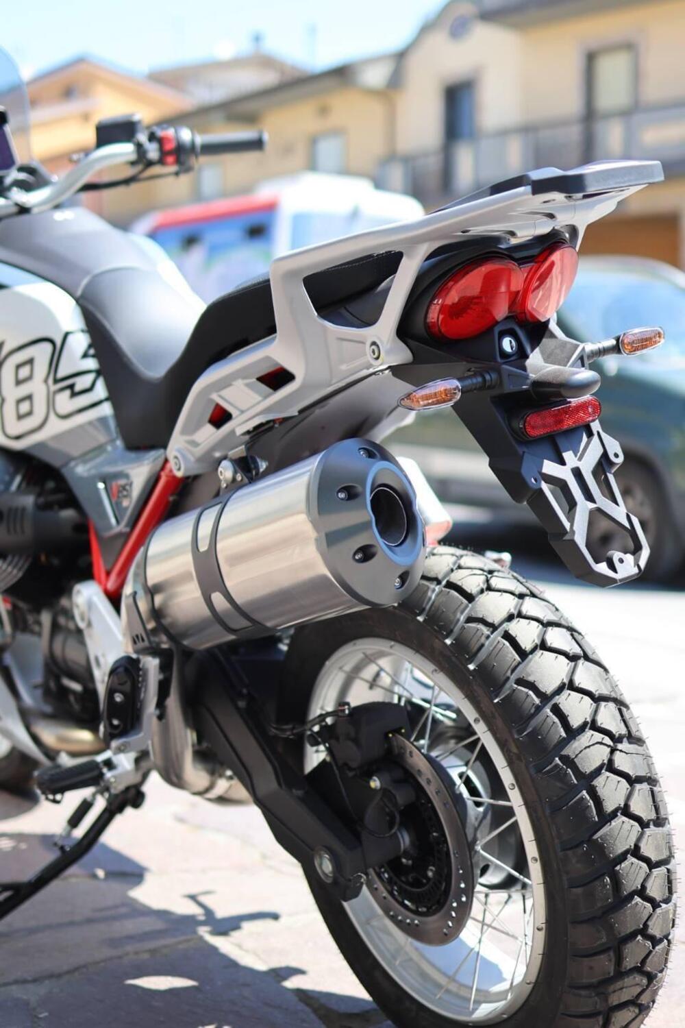 Moto Guzzi V85 TT (2024 - 26) (10)