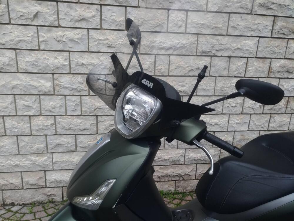 Piaggio Beverly 350 ABS (2016 - 20) (3)