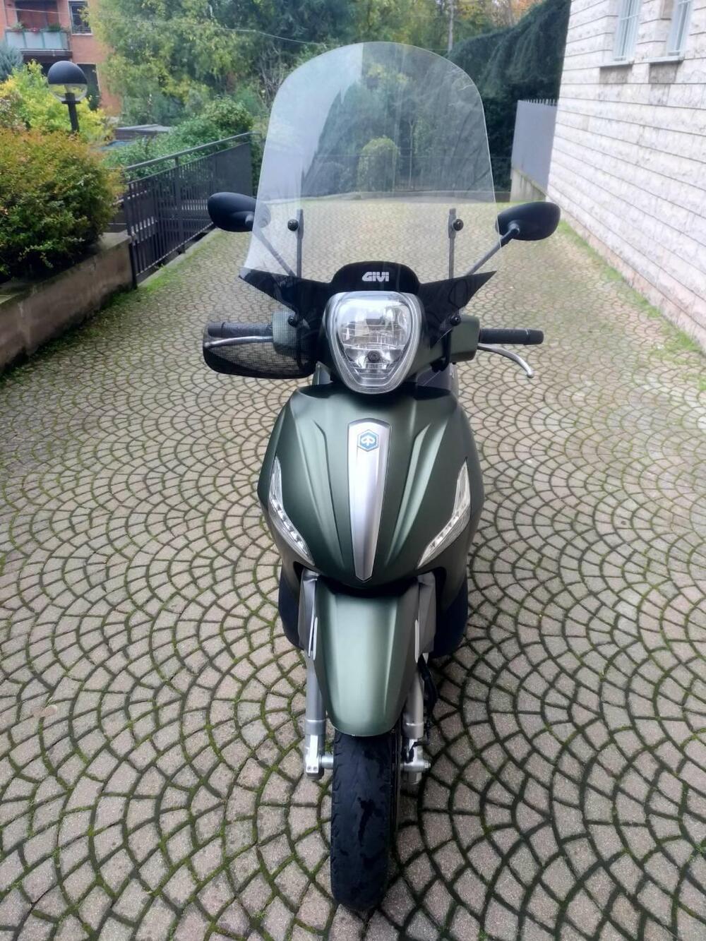 Piaggio Beverly 350 ABS (2016 - 20) (4)