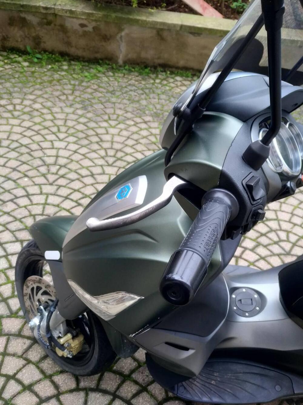 Piaggio Beverly 350 ABS (2016 - 20) (7)