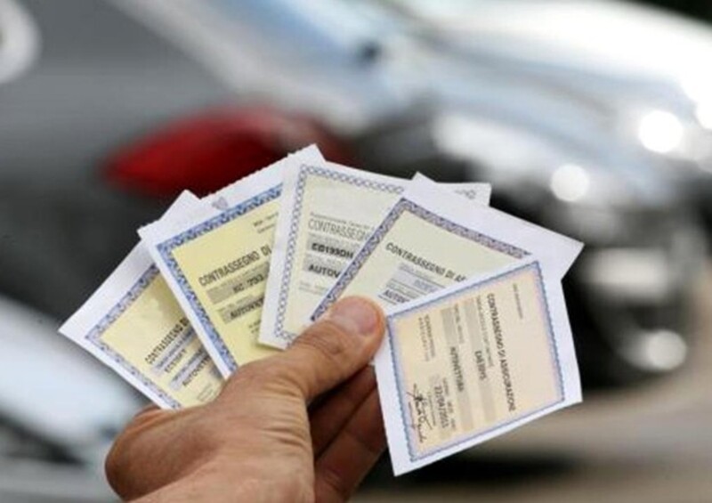 Assicurazione auto, stangata in arrivo dal 2026: l&#039;aliquota potrebbe aumentare 