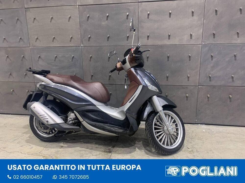 Piaggio Beverly 300 i.e. ABS-ASR (2016 - 20) (3)