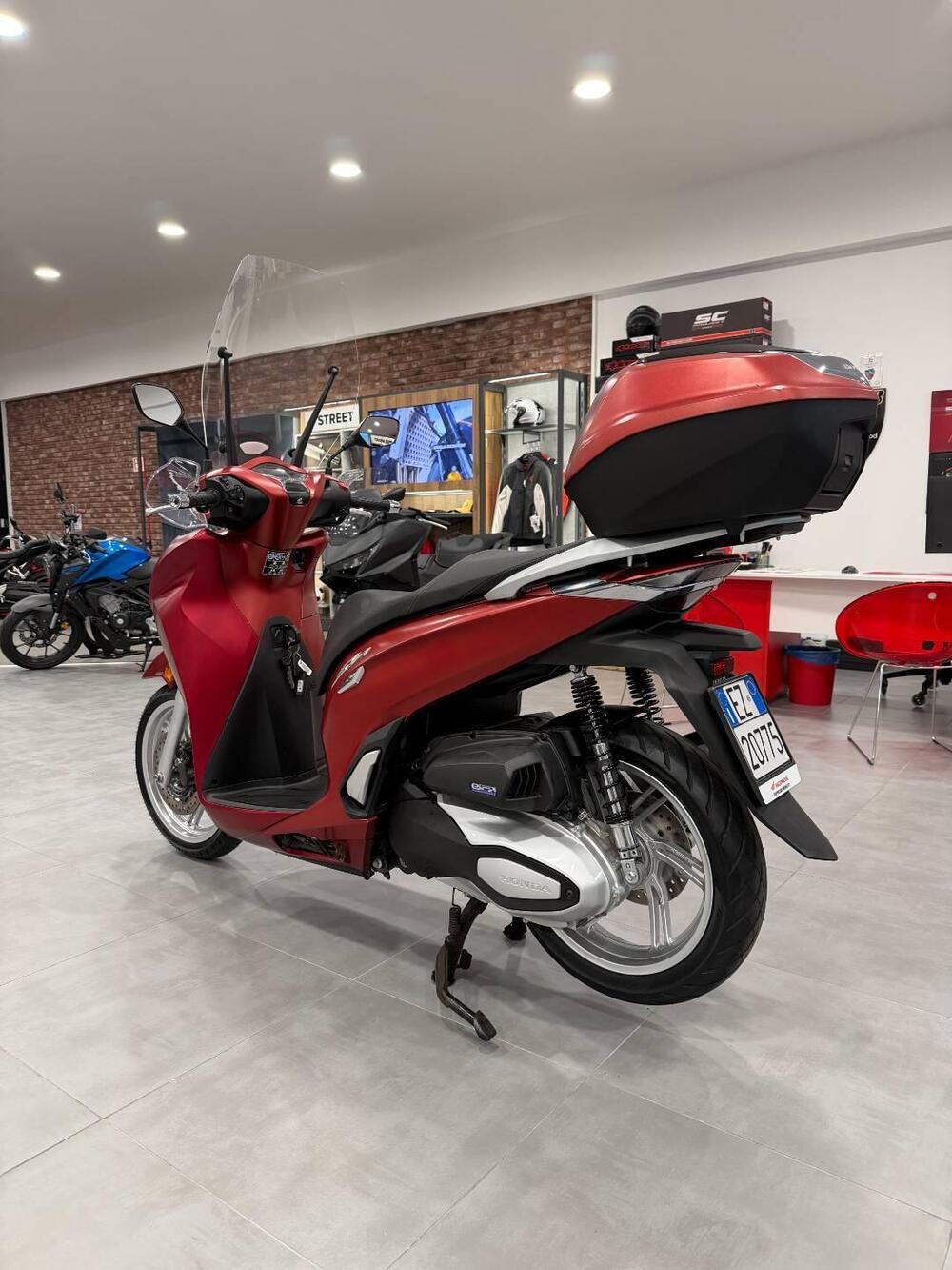 Honda SH 350 (2021 - 24) (4)