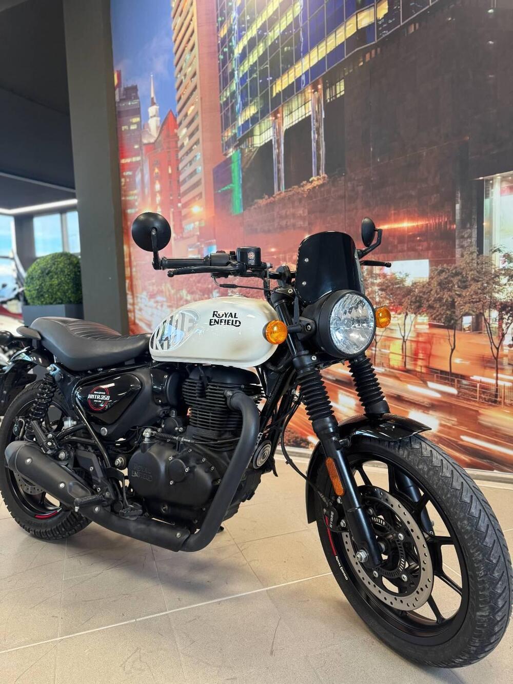 Royal Enfield HNTR 350 (2022 - 26) (2)