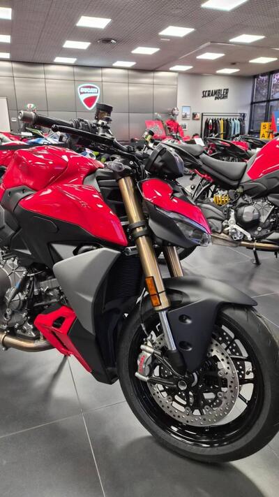 Ducati Streetfighter V2 (2025) nuova