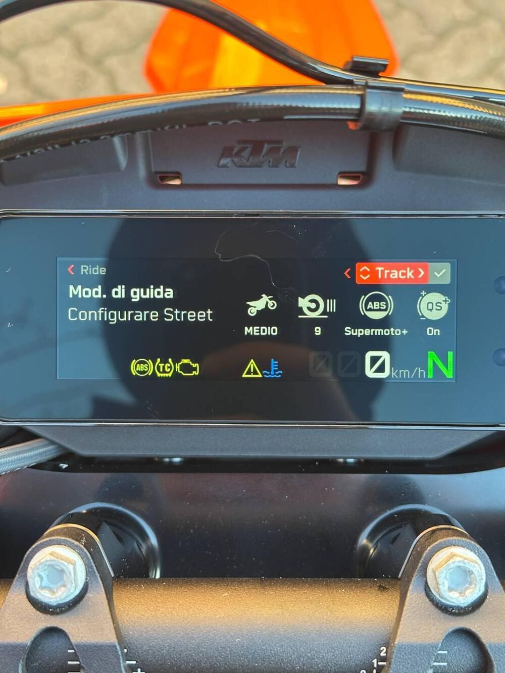 KTM 690 SMC R (2026) (7)