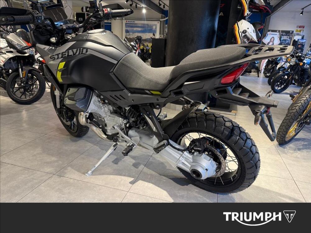 Moto Guzzi Stelvio (2024 - 26) (4)