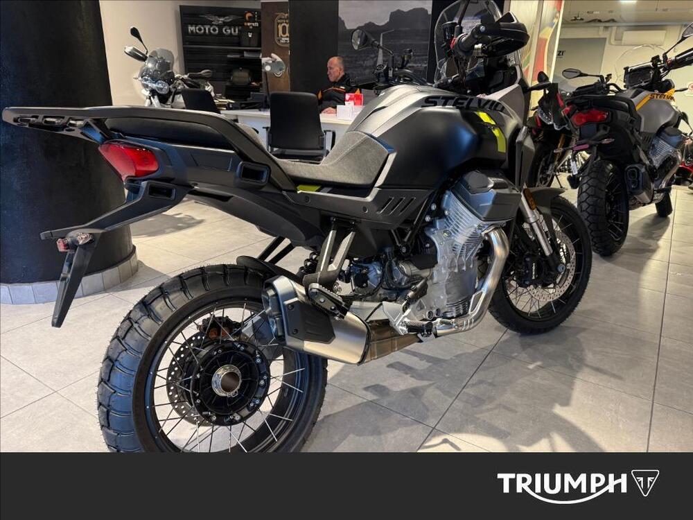 Moto Guzzi Stelvio (2024 - 26) (5)