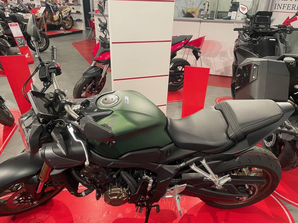 Honda CB 650 R E-Clutch (2024 - 26) (2)