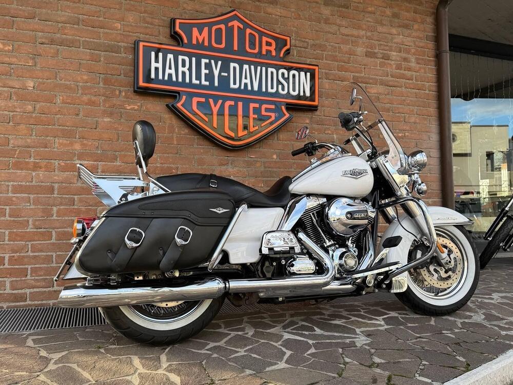 Harley-Davidson 1690 Road King (2013 - 16) - FLHR (2)