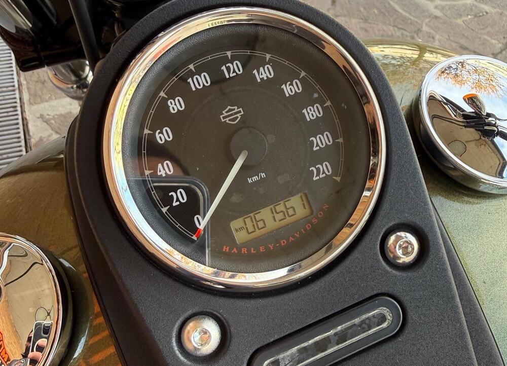 Harley-Davidson 1690 Street Bob (2017) - FXDB (3)