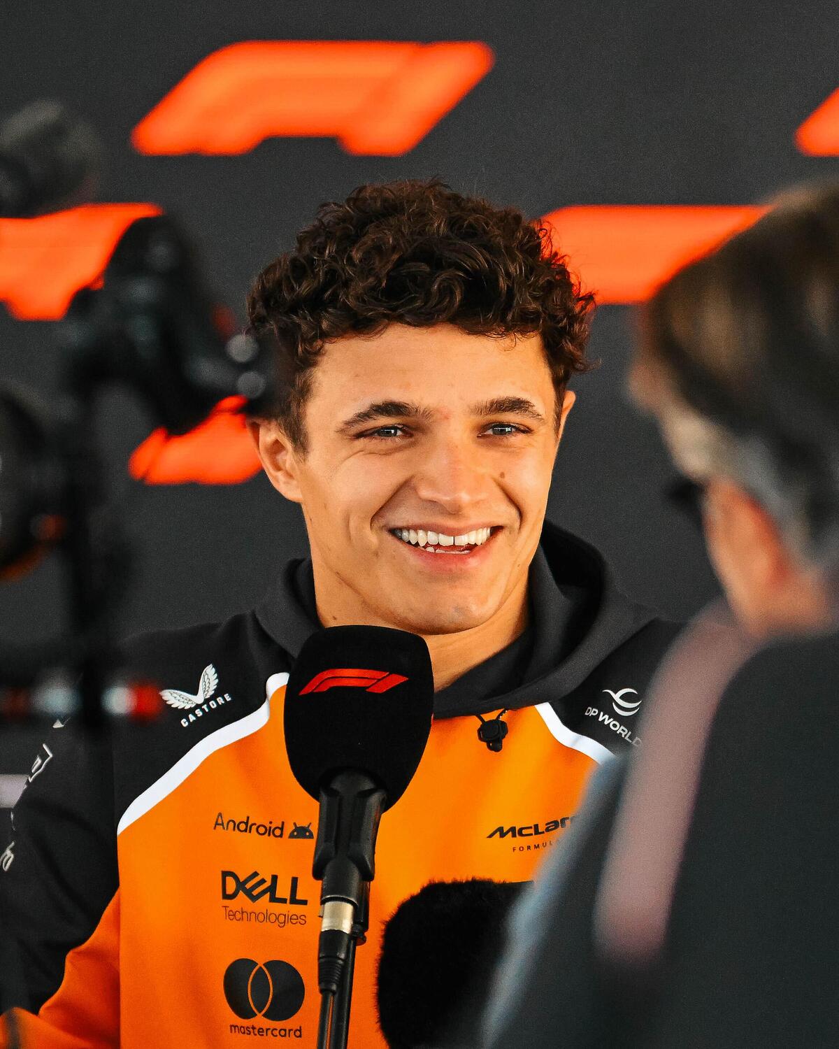 F1. Il plank della McLaren, le linee guida sui contatti di gara, gli aerei in ritardo: ecco di cosa si è parlato nel giovedì del Qatar