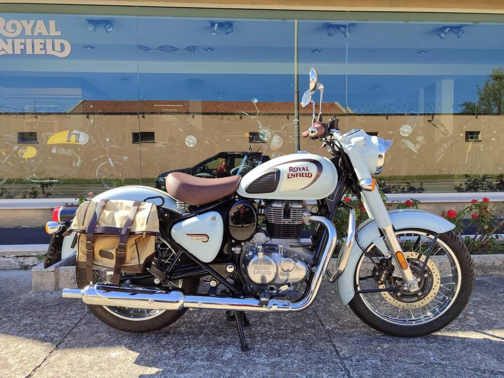 Royal Enfield Classic 350 (2021 - 26) (4)