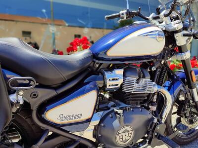 Royal Enfield Super Meteor 650 (2023 - 25) usata
