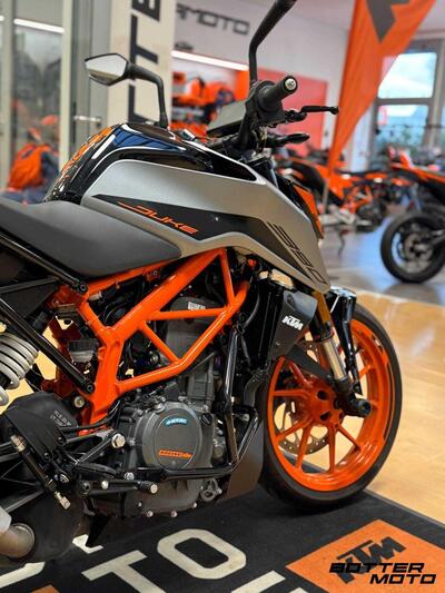 KTM 390 Duke (2021 - 23) usata