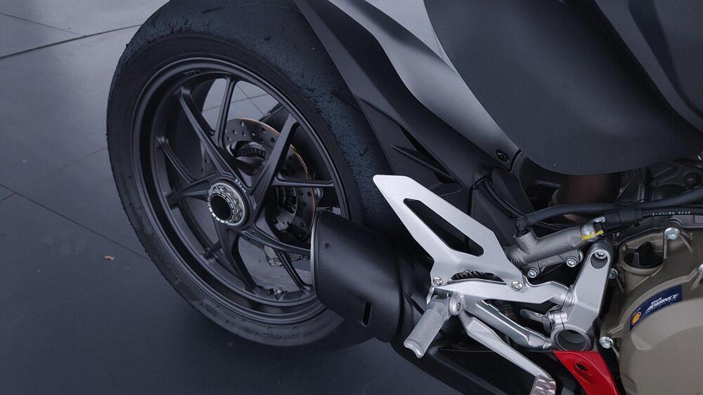 Ducati Panigale V2 Bayliss 1st Championship 20th Anniversary (2021 - 24) (14)