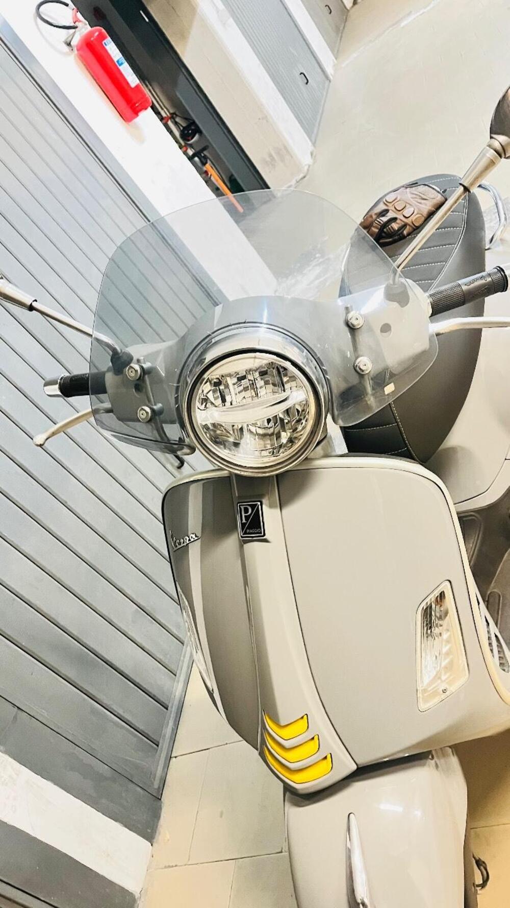 Vespa GTS 300 Hpe Super Tech (2019)