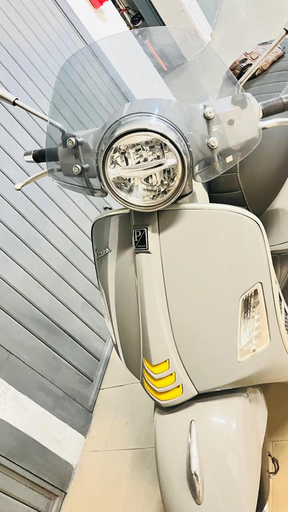 Vespa GTS 300 Hpe Super Tech (2019) (2)